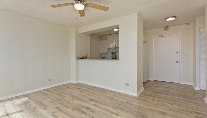 Salt Lake Manor condo # 709, Honolulu, Hawaii - photo 1 of 11