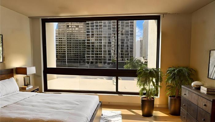 Liliuokalani Gardens condo # 907, Honolulu, Hawaii - photo 1 of 24