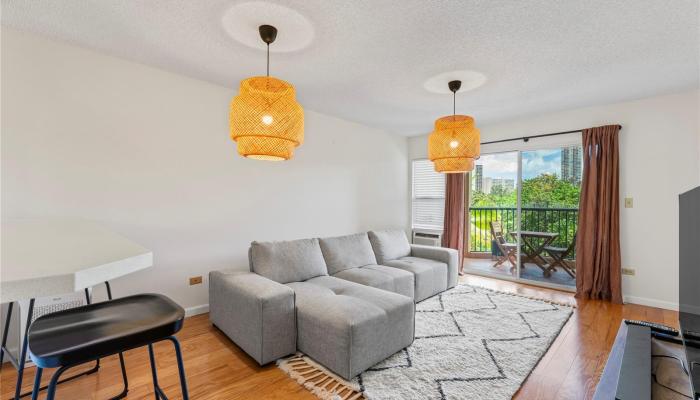 Country Club Village 5 condo # 206, Honolulu, Hawaii - photo 1 of 25