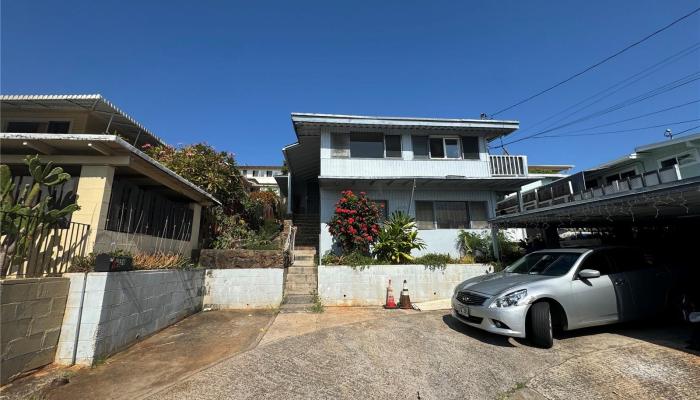 3556  Puuku Makai Dr Aliamanu, Honolulu home - photo 1 of 2