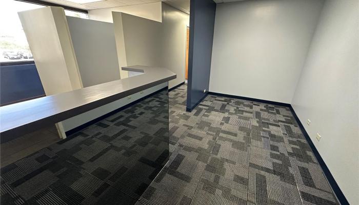 3615 Harding Ave Honolulu Oahu commercial real estate photo1 of 14