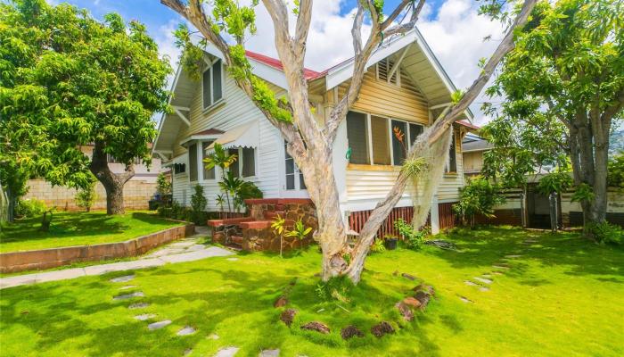 3758  Harding Ave Kaimuki, Diamond Head home - photo 1 of 1