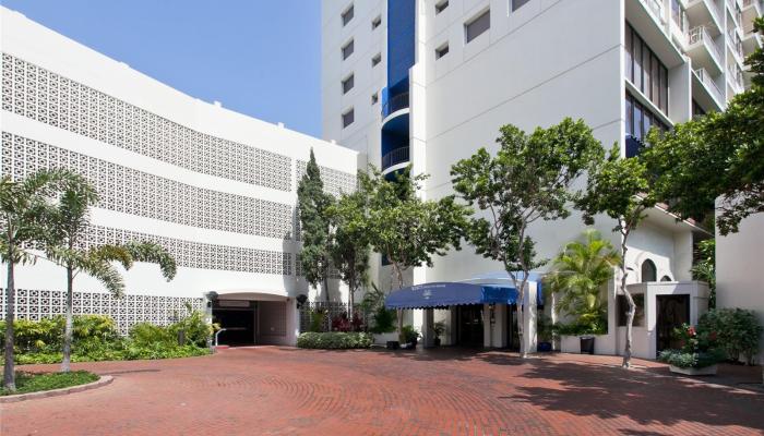 Villa On Eaton Square condo # 3212, Honolulu, Hawaii - photo 1 of 11