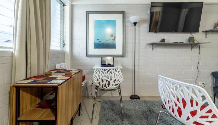 Hawaiian Prince Apts Ltd condo # 204, Honolulu, Hawaii - photo 1 of 1