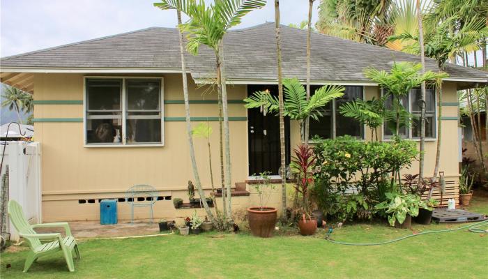 413  Kihapai Street Coconut Grove, Kailua home - photo 1 of 25