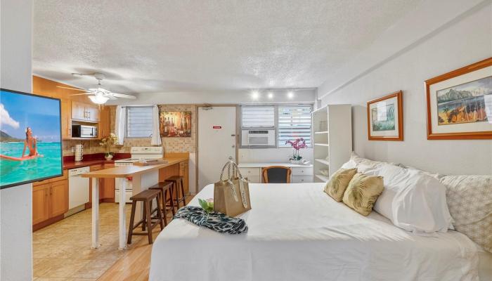 Hawaiian King condo # 312, Honolulu, Hawaii - photo 1 of 1
