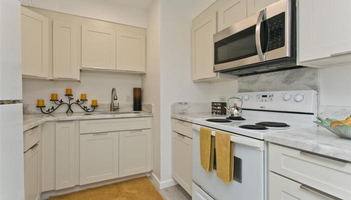 Sunset Towers condo # 1402, Honolulu, Hawaii - photo 1 of 16