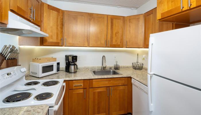 Keoni Ana condo # 1010, Honolulu, Hawaii - photo 1 of 20