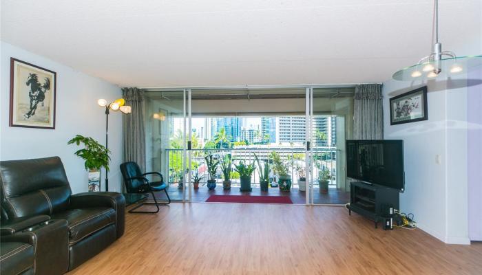 Keoni Ana condo # 114, Honolulu, Hawaii - photo 1 of 12