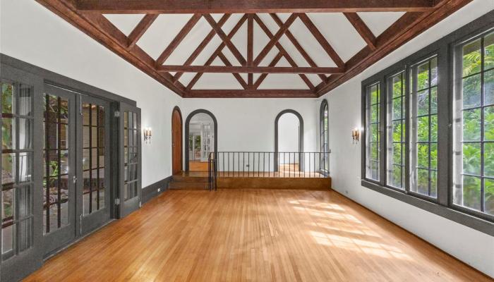 4354  Kahala Ave Kahala Area, Diamond Head home - photo 1 of 1