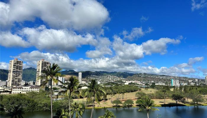 Seaside Suites condo # 703, Honolulu, Hawaii - photo 1 of 18