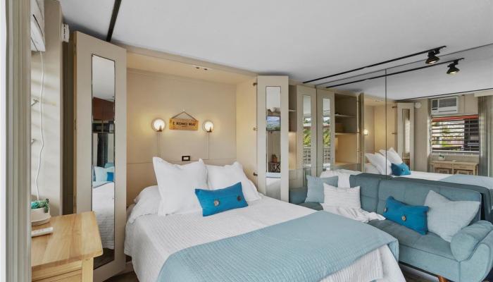 441 Lewers St condo # 401, Honolulu, Hawaii - photo 1 of 1