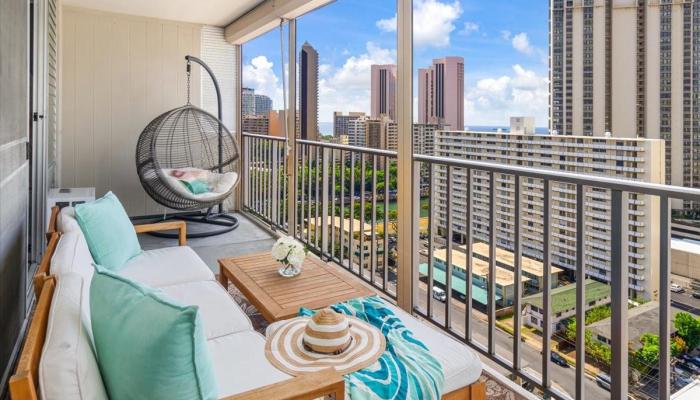 Atkinson Plaza condo # 1806, Honolulu, Hawaii - photo 1 of 1