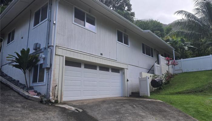 47-716  Ahuimanu Road Temple Valley, Kaneohe home - photo 1 of 24