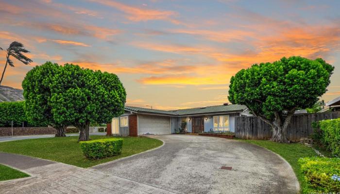 502  Poipu Drive Triangle, Hawaii Kai home - photo 1 of 23