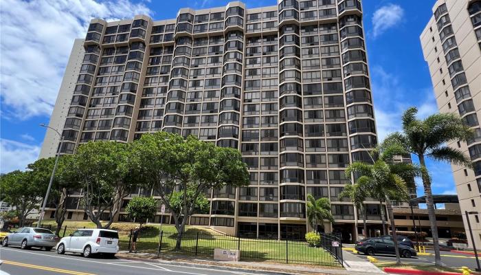 Country Club Plaza condo # 504, Honolulu, Hawaii - photo 1 of 19