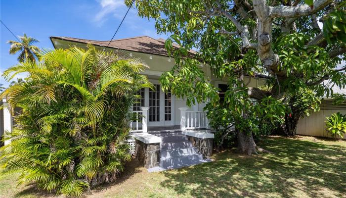 5307C  Kalanianaole Hwy Aina Haina Beach, Diamond Head home - photo 1 of 24