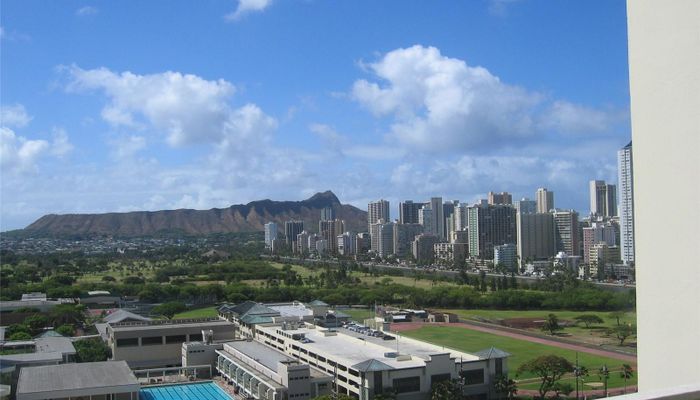555 University Ave Honolulu - Rental - photo 1 of 10