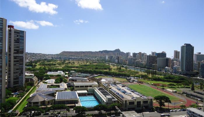 555 University Ave Honolulu - Rental - photo 1 of 8