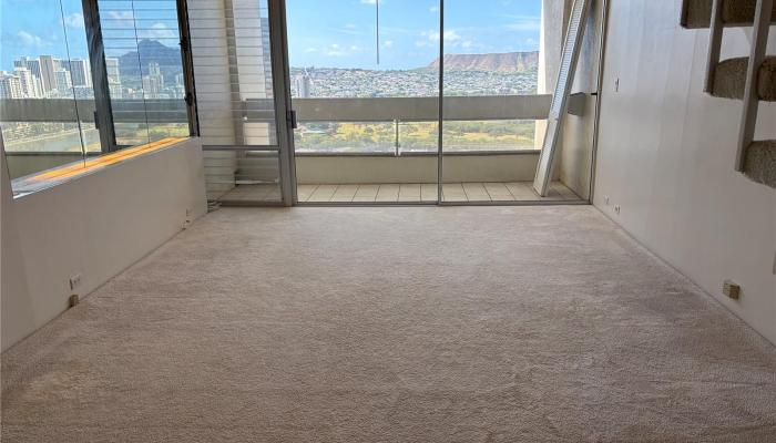 555 University Ave Honolulu - Rental - photo 1 of 1