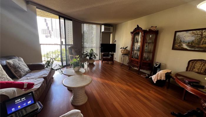 Honolulu Tower condo # 910, Honolulu, Hawaii - photo 1 of 1