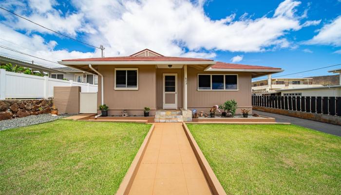 623  10th Ave Kaimuki, Diamond Head home - photo 1 of 1