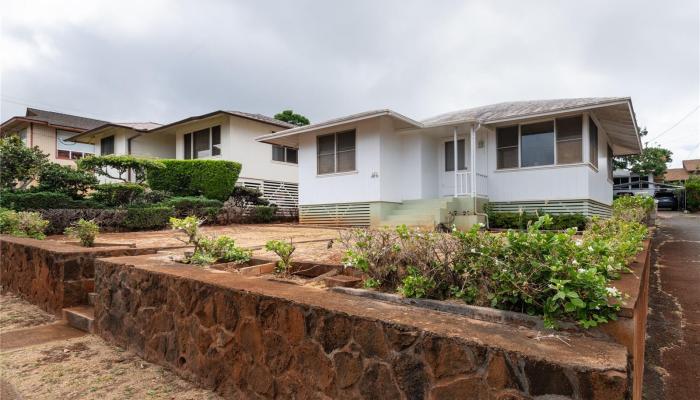 637  11th Ave Kaimuki, Diamond Head home - photo 1 of 13