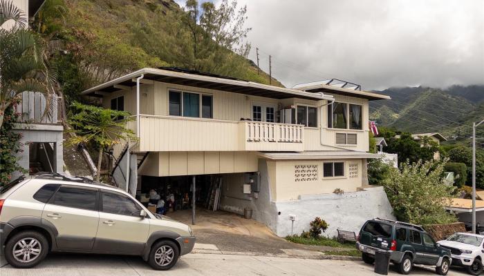 658  Aipuni Street Aina Haina Area, Diamond Head home - photo 1 of 23