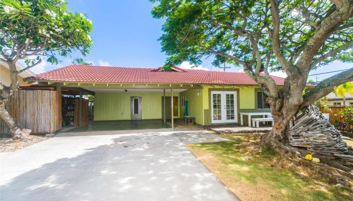 687  Akoakoa St Enchanted Lake, Kailua home - photo 1 of 24