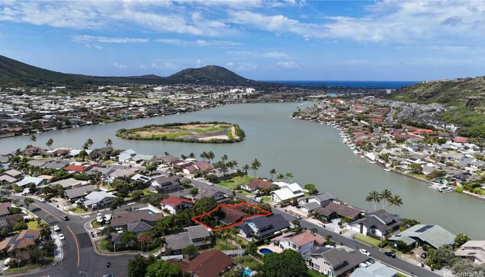 6928  Niumalu Loop Mariners Cove, Hawaii Kai home - photo 1 of 25