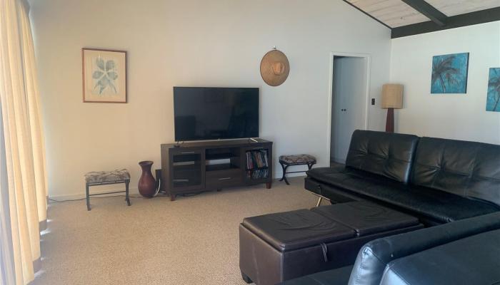 7046 Kalanianaole Hwy Honolulu - Rental - photo 1 of 4