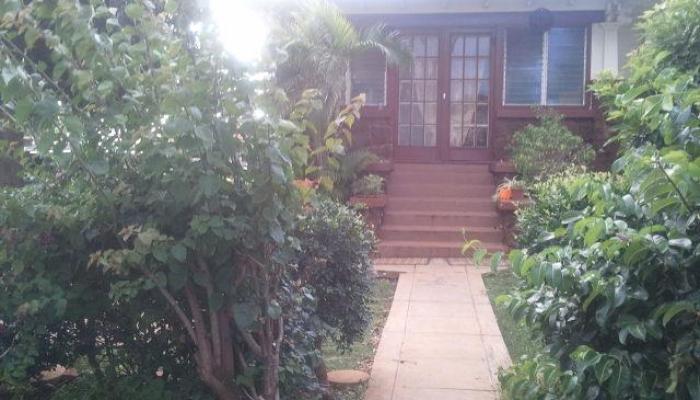 718 10th Ave Honolulu - Multi-family - photo 1 of 8
