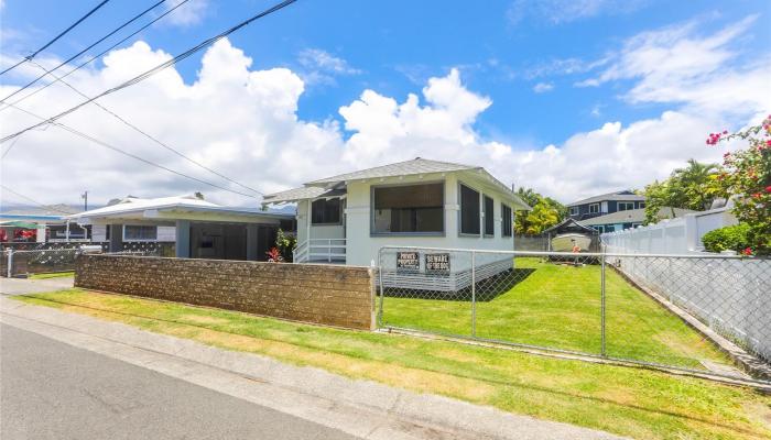 725  Kalolina Place Coconut Grove, Kailua home - photo 1 of 25