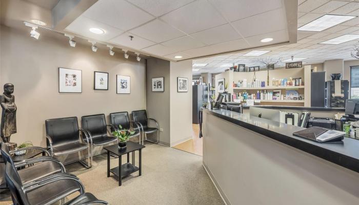 725 Kapiolani Blvd Honolulu Oahu commercial real estate photo1 of 12