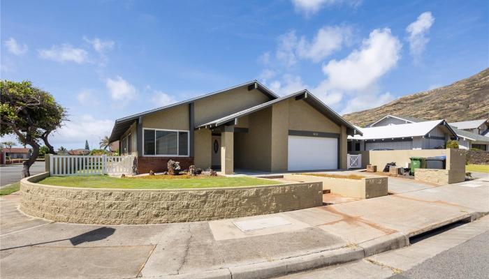 7549  Puumahoe Place Kalama Valley, Hawaii Kai home - photo 1 of 19