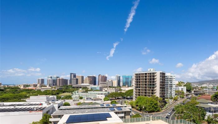 Pacific Manor condo # 804, Honolulu, Hawaii - photo 1 of 16