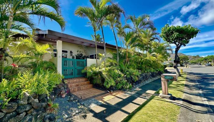 7853  Makaaoa Place Queens Gate, Hawaii Kai home - photo 1 of 5