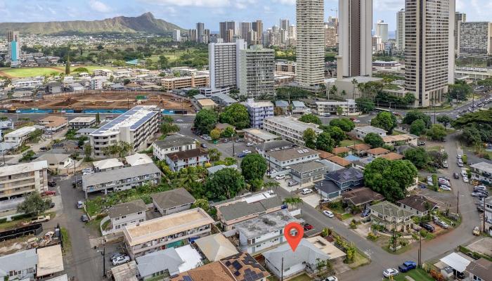 807  Kaaloa Street Moiliili, Honolulu home - photo 1 of 24