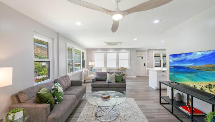 853  Ahuwale Street Aina Haina Area, Diamond Head home - photo 1 of 25