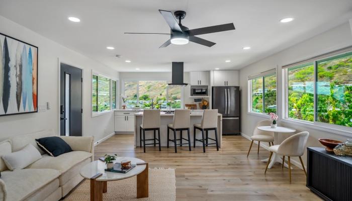 855  Kainoa Place Aina Haina Area, Diamond Head home - photo 1 of 25