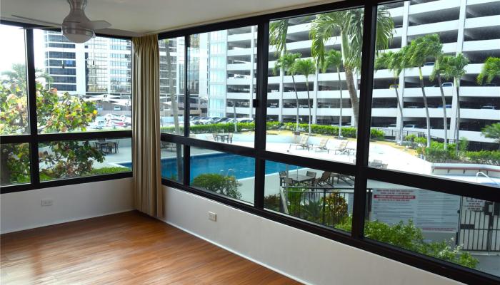 Royal Capitol Plaza condo # 706, Honolulu, Hawaii - photo 1 of 1