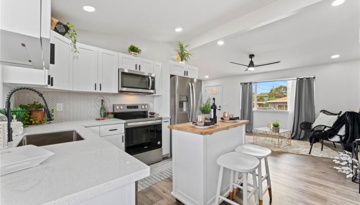 87-888  Waapuhi Street Maili, Leeward home - photo 1 of 25