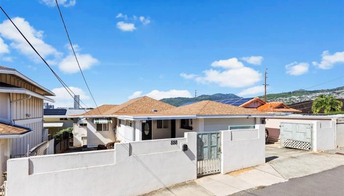 888  4th Ave Kapahulu, Diamond Head home - photo 1 of 1