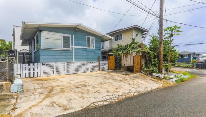 908  Simon Road Kamehameha Heights, Honolulu home - photo 1 of 1