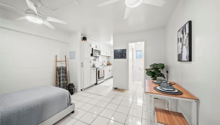 KUILEI GARDENS condo # 210, Honolulu, Hawaii - photo 1 of 17