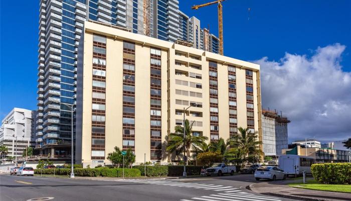 Sandalwood condo # 401, Honolulu, Hawaii - photo 1 of 18