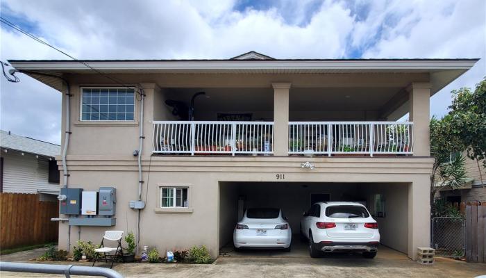 911  Winant Street Kalihi Area, Honolulu home - photo 1 of 13