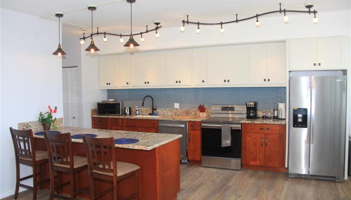 University Plaza condo # 306, Honolulu, Hawaii - photo 1 of 5