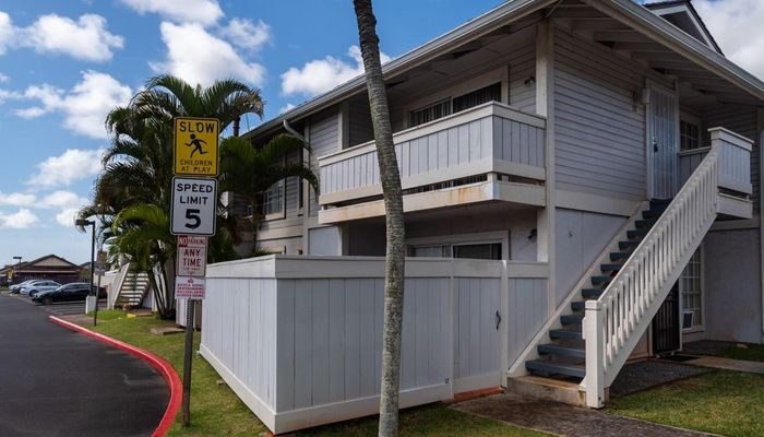 94-1075 Kepakepa Street townhouse # D5, Waipahu, Hawaii - photo 1 of 23