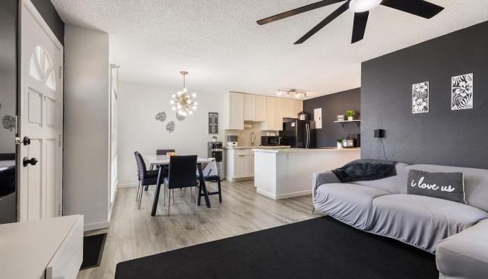 Royal Palm at Waipio I condo # 5U, Waipahu, Hawaii - photo 1 of 21